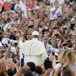 Leonardo Boff, Vittorio Messori e altri: Lo scontro su Papa Francesco