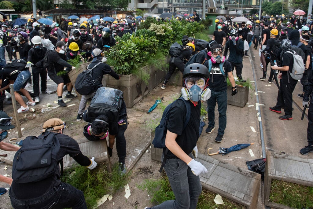 Ilaria Maria Sala: La violenza della polizia non ferma i giovani di Hong Kong